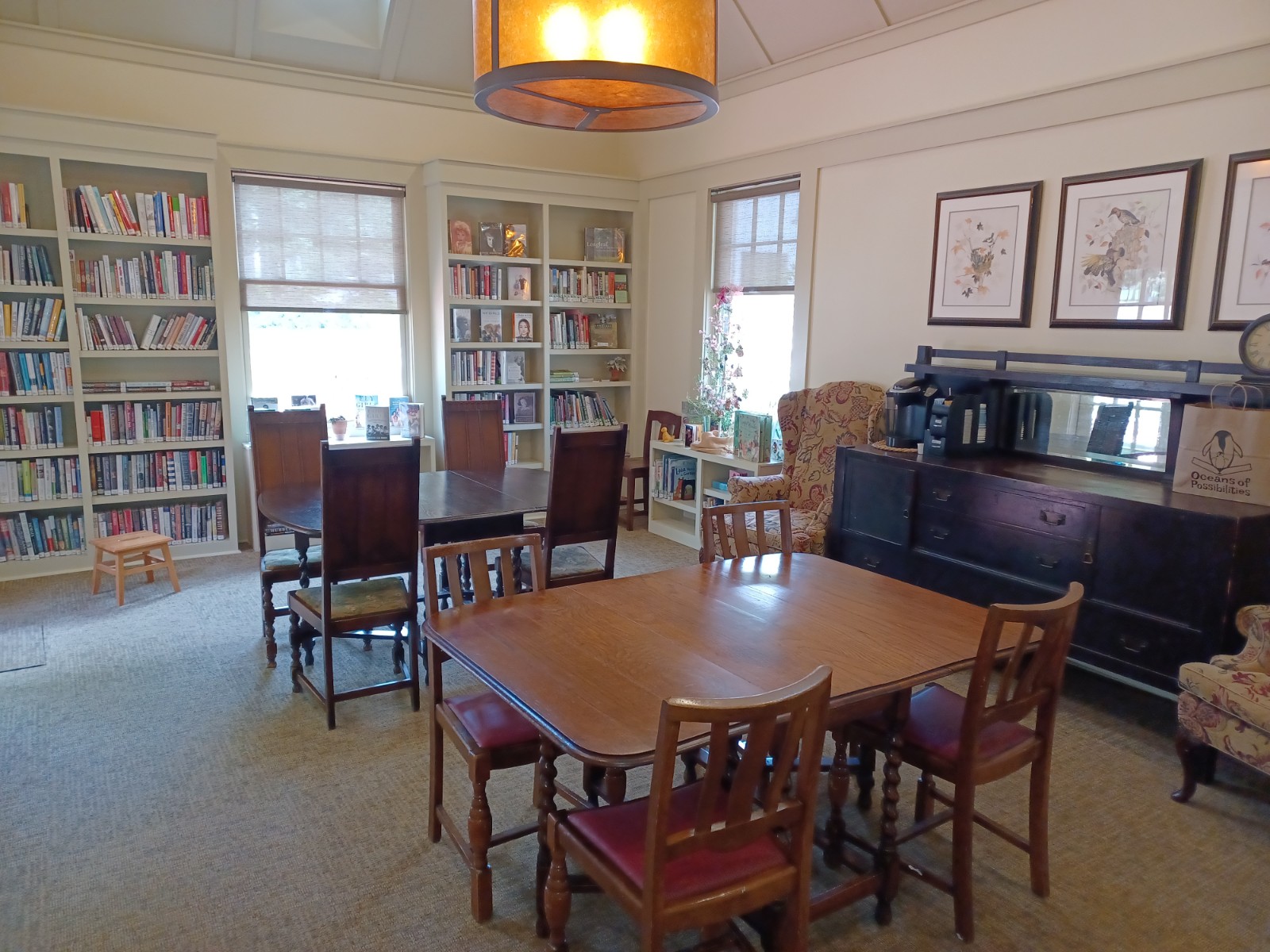 Mt Laurel community room showing tables and chairs