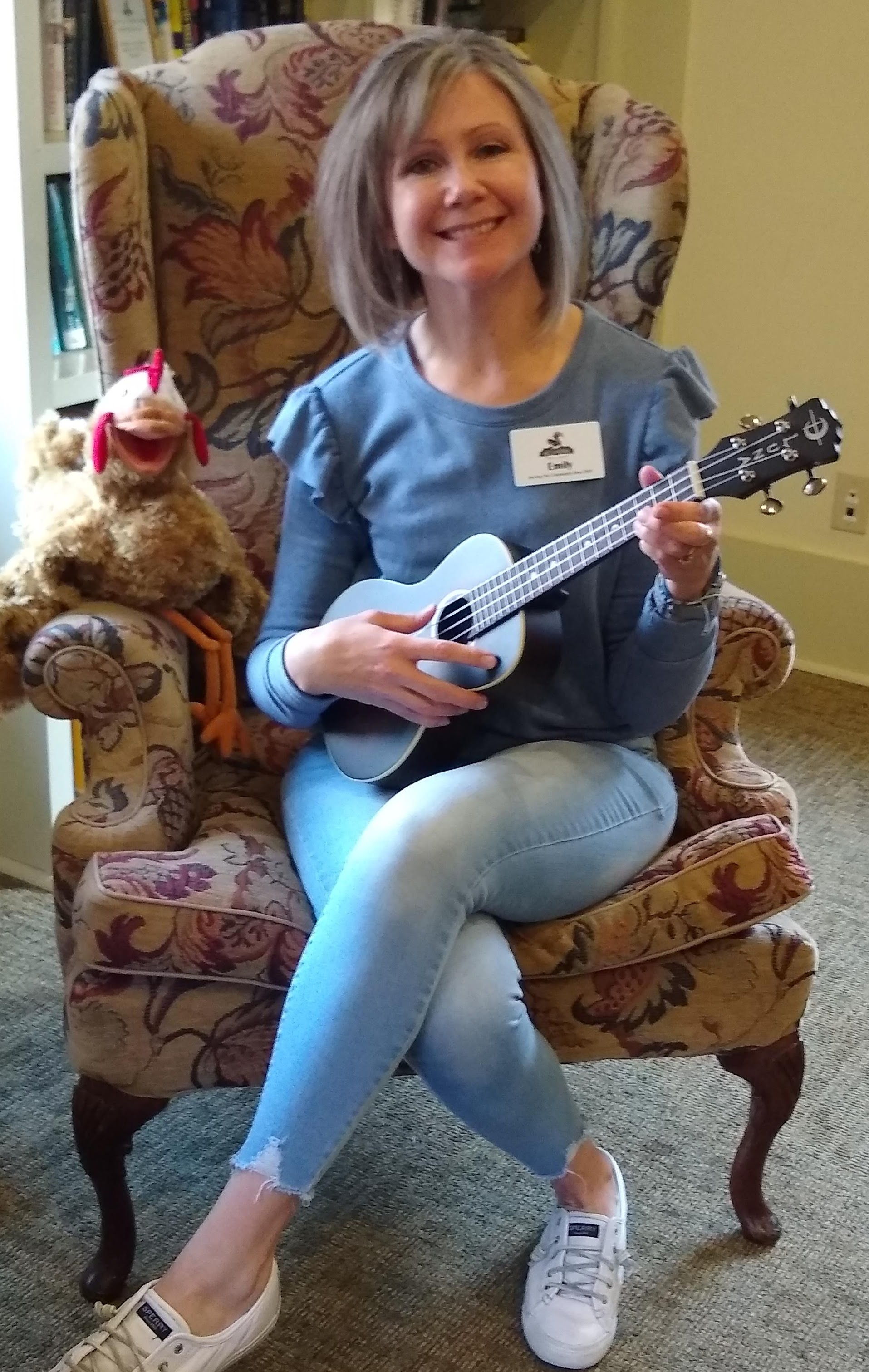 Image of storyteller with ukulele.